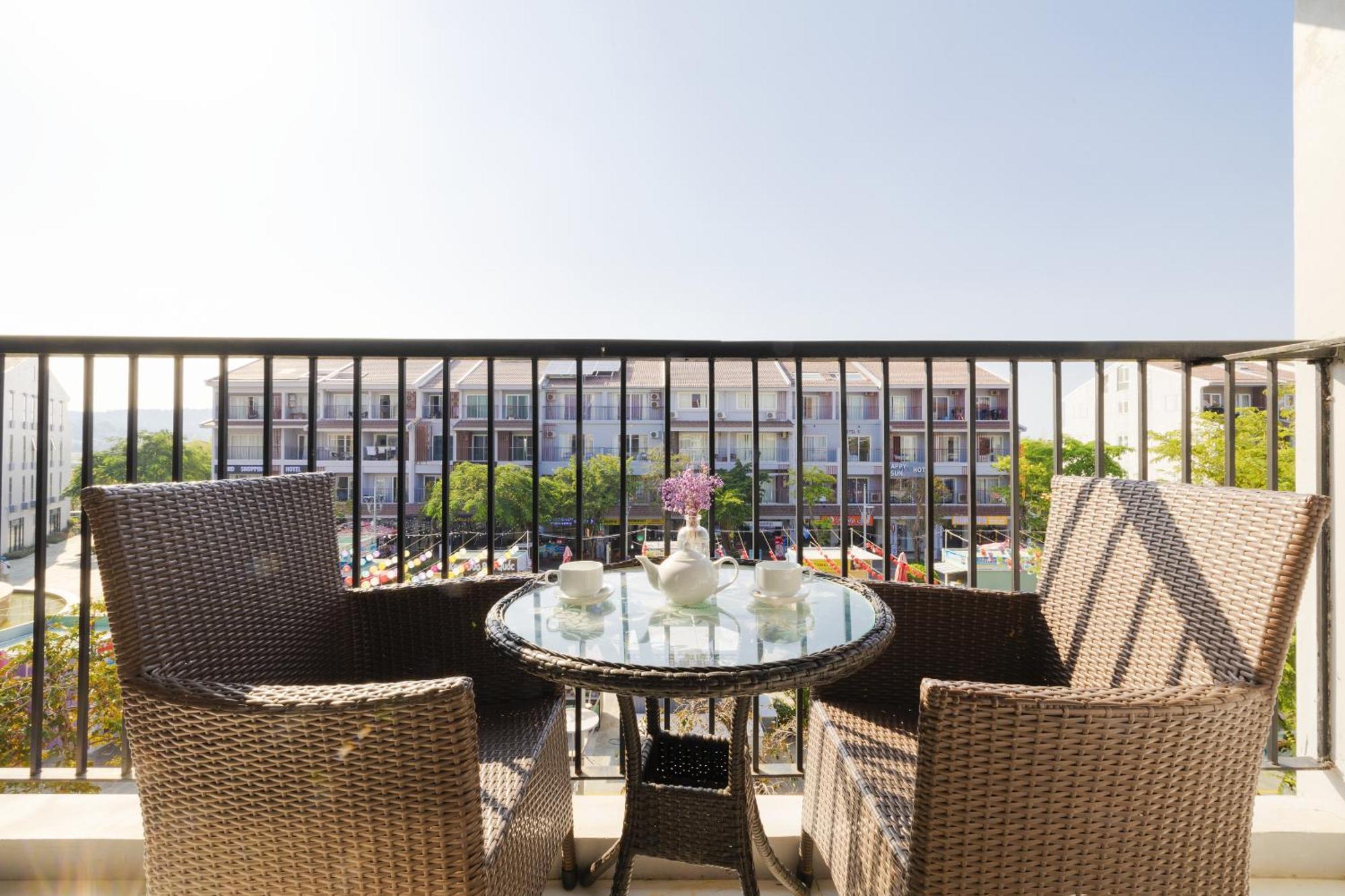 Amon Hotel Дуонг-Донг Экстерьер фото