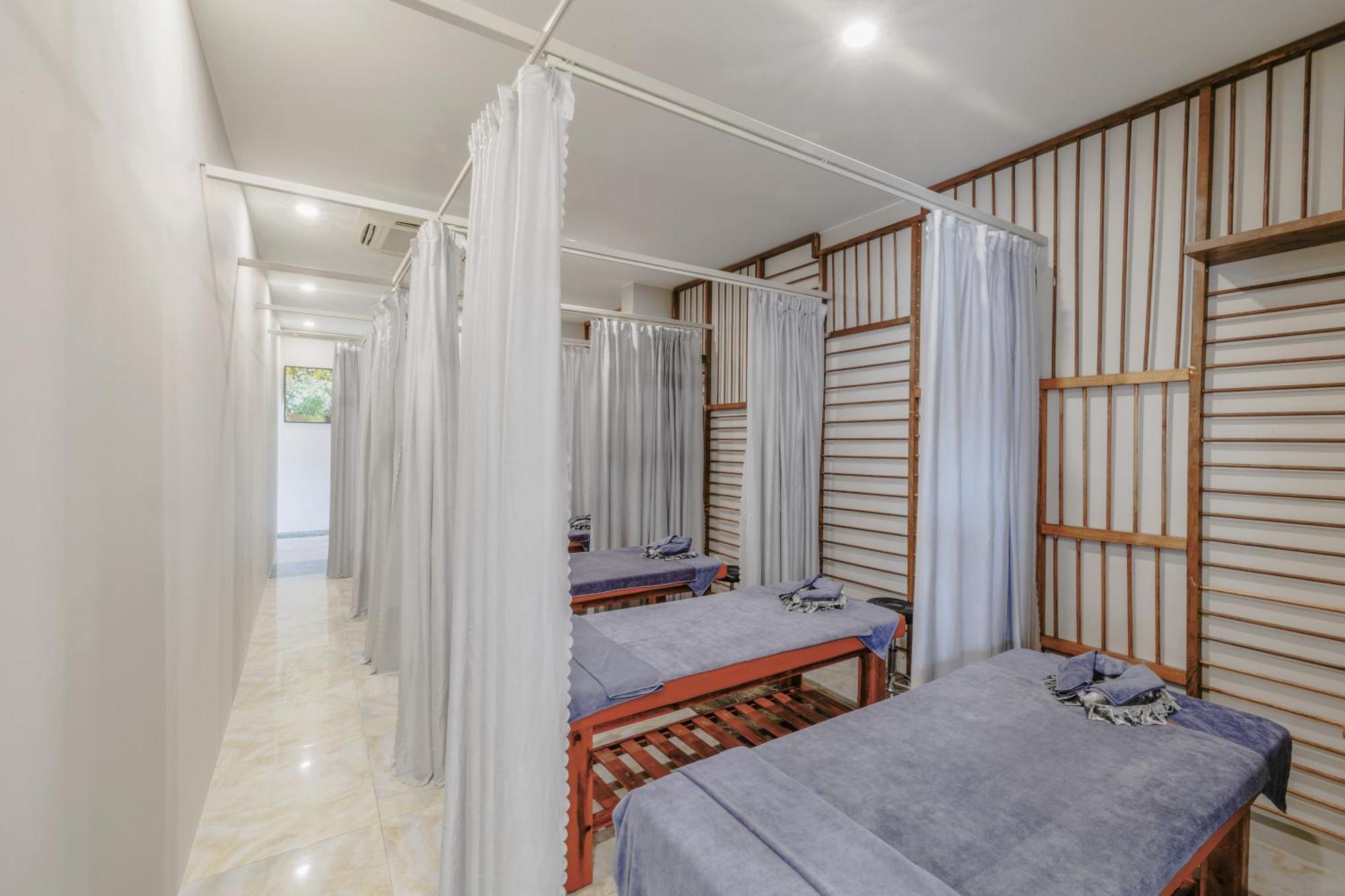 Amon Hotel Дуонг-Донг Экстерьер фото