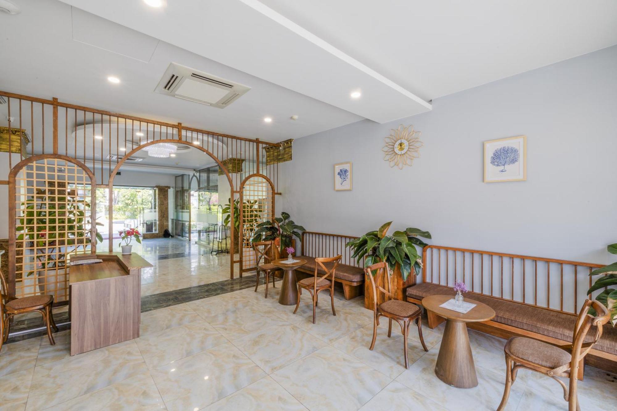 Amon Hotel Дуонг-Донг Экстерьер фото